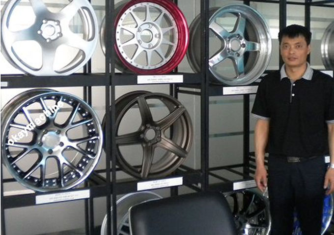 汽車(chē)行業(yè)生產(chǎn)線(xiàn)